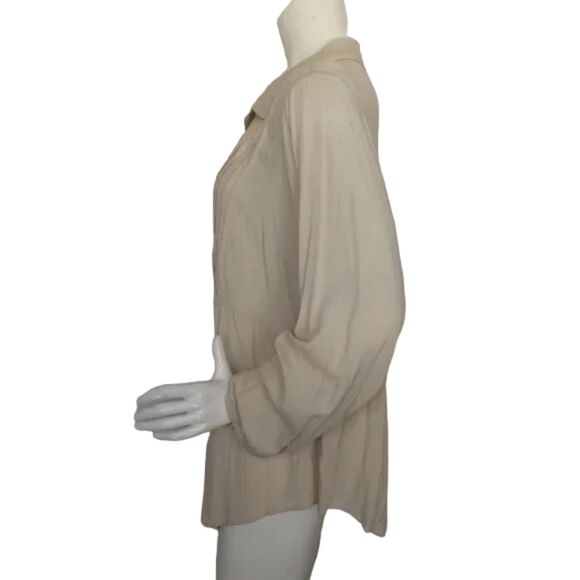 TORRID Blouse, 2/2X, Beige, Long sleeve, Ribbed bib, Half Button, Collar - Picture 6 of 14